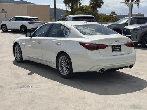 Majestic White 2023 INFINITI Q50 LUXE