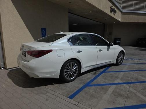 2022 INFINITI Q50 LUXE