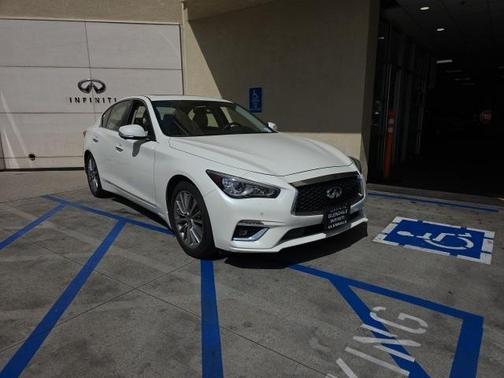 2022 INFINITI Q50 LUXE