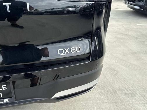 Diamond Black 2026 INFINITI QX60 Luxe
