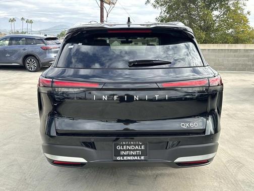 Diamond Black 2026 INFINITI QX60 Luxe