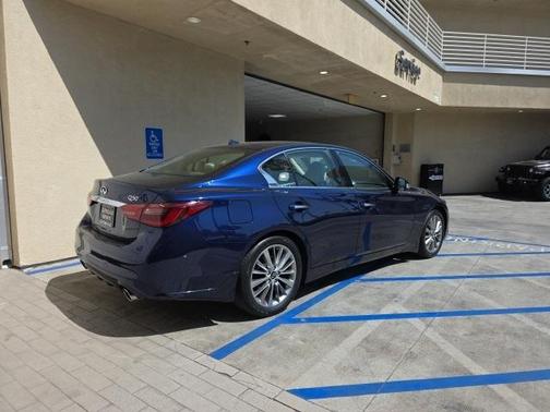 2022 INFINITI Q50 LUXE