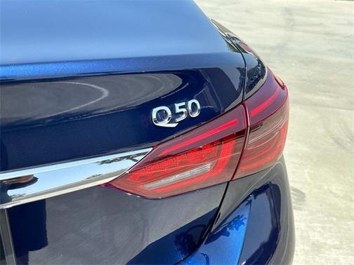 2022 INFINITI Q50 LUXE