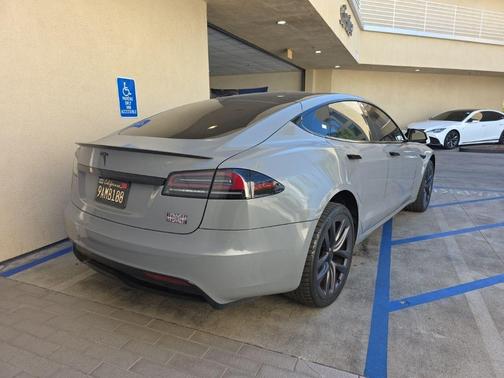 2022 Tesla Model S Plaid