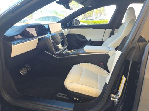 2022 Tesla Model S Plaid
