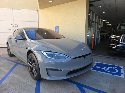 2022 Tesla Model S Plaid