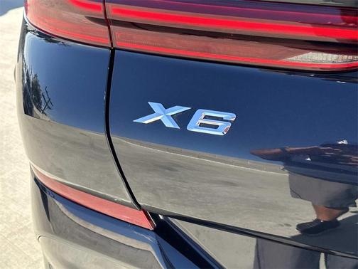 2023 BMW X6 xDrive40i