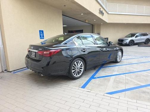 2022 INFINITI Q50 LUXE