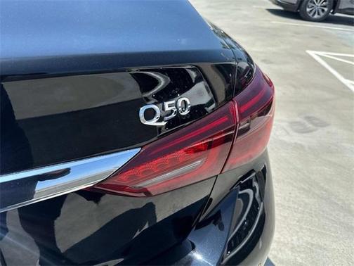 2022 INFINITI Q50 LUXE