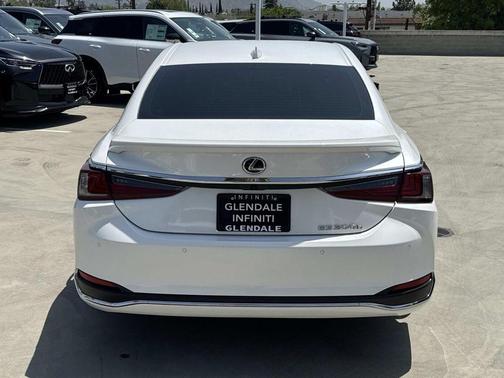 Eminent White Pearl 2025 Lexus ES 300h Base