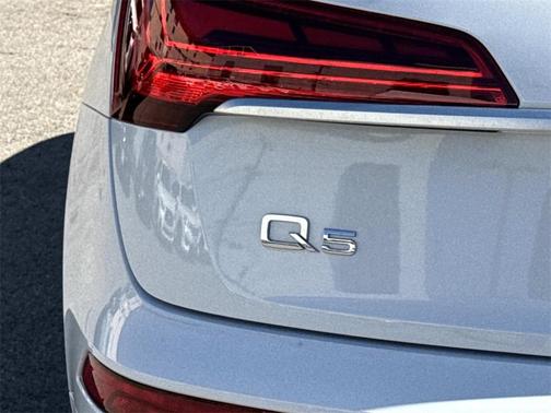 2022 Audi Q5 45 S line quattro Premium