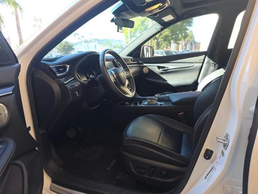 2023 INFINITI QX50 SPORT