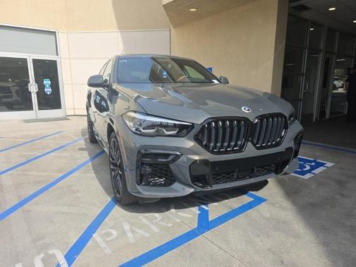 2022 BMW X6 M50i