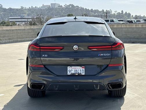 2022 BMW X6 M50i