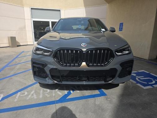2022 BMW X6 M50i