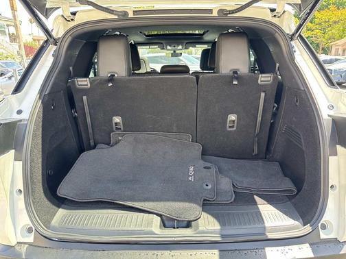 Majestic White 2025 INFINITI QX60 Luxe
