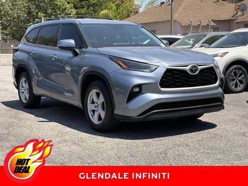 Moon Dust 2021 Toyota Highlander LE