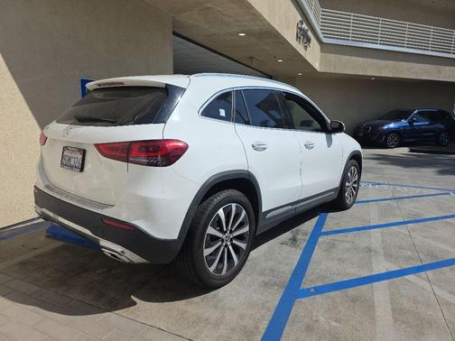 Polar White 2023 Mercedes-Benz GLA 250 Base