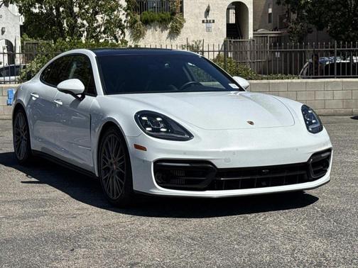 Carrara White Metallic 2023 Porsche Panamera 4 Platinum Edition