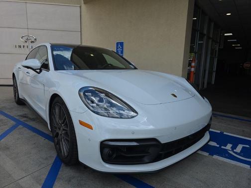 Carrara White Metallic 2023 Porsche Panamera 4 Platinum Edition