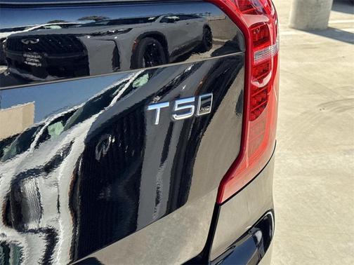 2021 Volvo XC90 T5 Momentum 7 Passenger