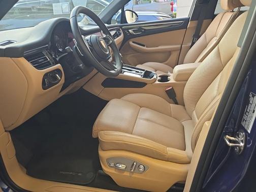2024 Porsche Macan Base