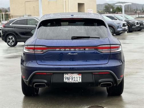 2024 Porsche Macan Base