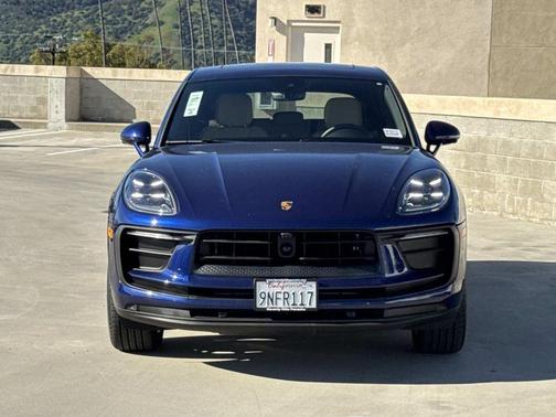 2024 Porsche Macan Base