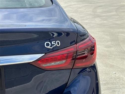 2022 INFINITI Q50 LUXE