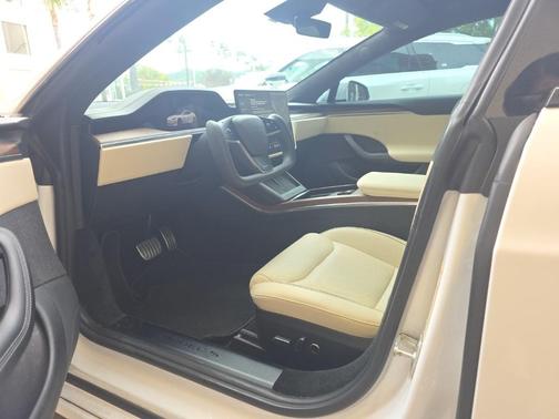 2021 Tesla Model S Plaid