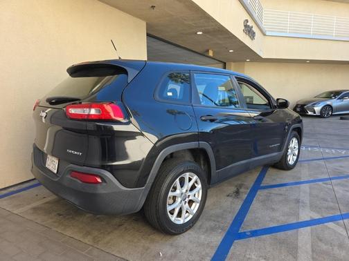 2015 Jeep Cherokee Sport