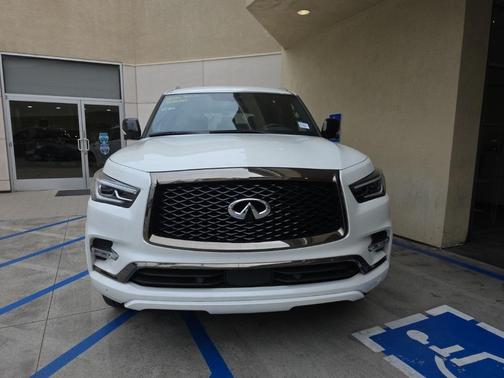 2024 INFINITI QX80 SENSORY