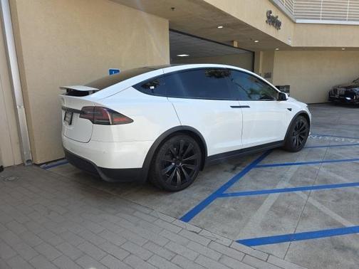 2022 Tesla Model X Plaid