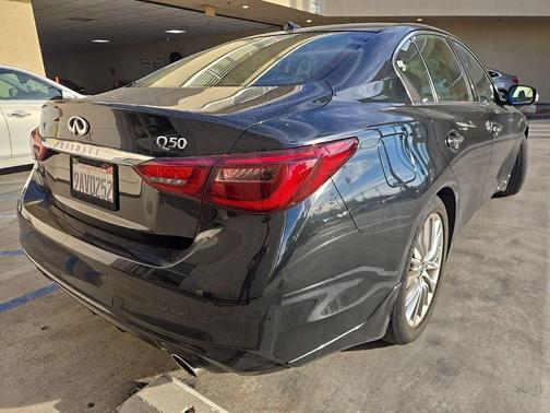 2022 INFINITI Q50 LUXE