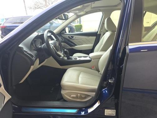 2024 INFINITI Q50 LUXE