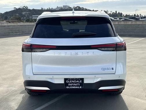 Radiant White 2026 INFINITI QX60 Luxe