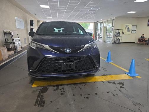 2021 Toyota Sienna XSE 7 Passenger