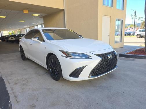 2024 Lexus ES 300h F SPORT Handling