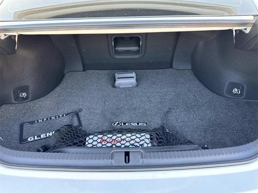 2024 Lexus ES 300h F SPORT Handling