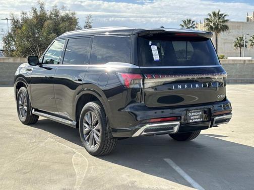 2026 INFINITI QX80 PURE