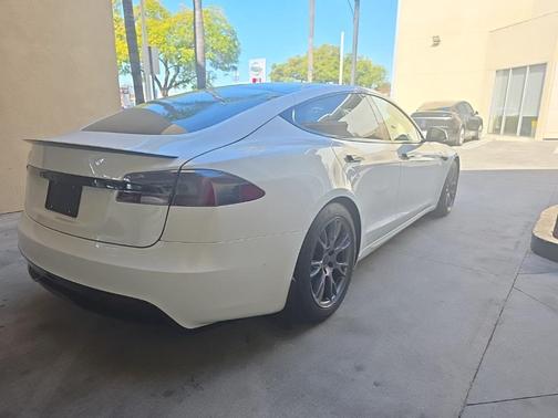 2021 Tesla Model S Plaid