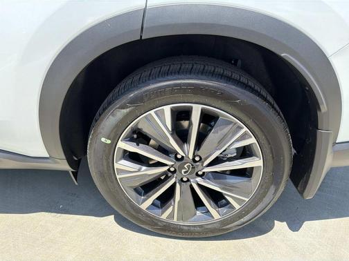 Radiant White 2027 INFINITI QX60 Luxe