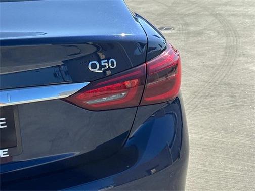 2022 INFINITI Q50 LUXE