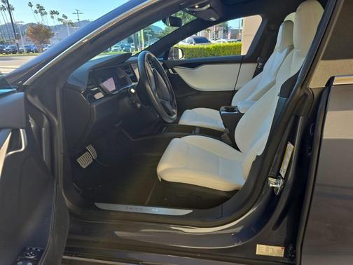 2020 Tesla Model S Performance