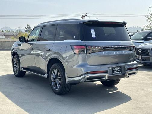 Dynamic Metal 2026 INFINITI QX80 PURE