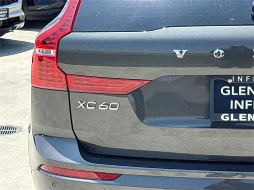 2022 Volvo XC60 B5 Inscription