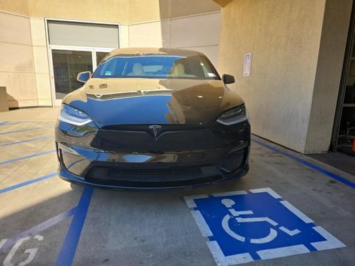 2022 Tesla Model X Base