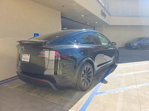 2022 Tesla Model X Base