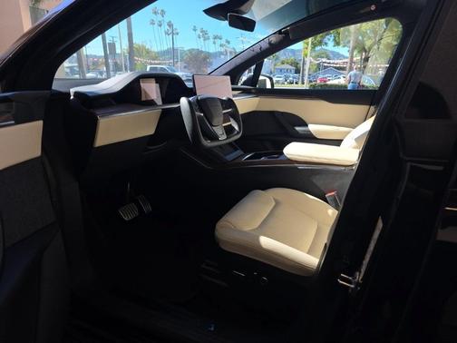 2022 Tesla Model X Base