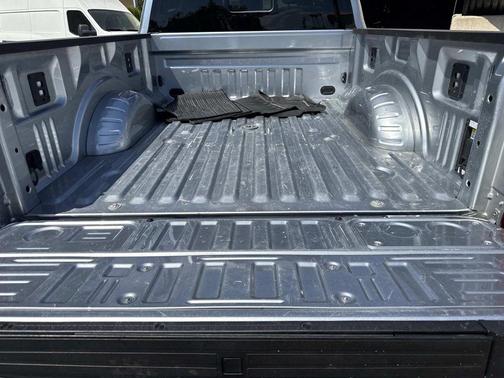 Iconic Silver Metallic 2024 Ford F-250 Lariat